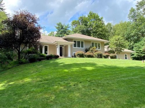 3 Eleanor Dr, Montgomery, NY 12549-2337
