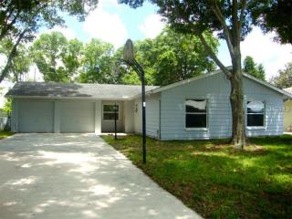 11599 Oval Dr, Largo, FL 33774-4102