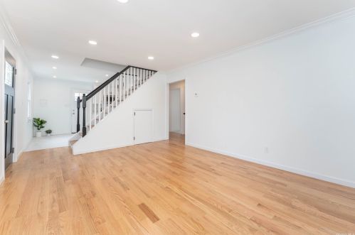 820 County Line Rd, Amityville NY  11701-1752 exterior