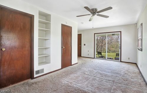 205 Sarepta Rd, Belvidere NJ  07823-2624 exterior