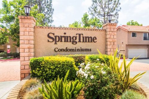 2392 Archwood Ln, Simi Valley CA  93063-6132 exterior