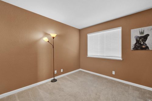 537 Stanford St, Vacaville CA  95687-4609 exterior