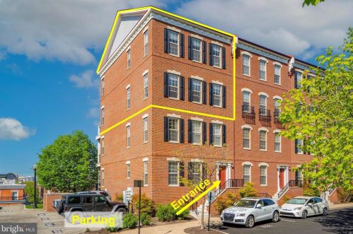 301 Admirals Way, Philadelphia PA  19146-5213 exterior