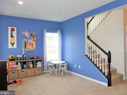 42 Kaitlyn Dr, Hanover, PA 17331-7868