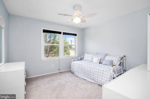 16 Dix Ln, Trenton NJ 08648-4844 exterior