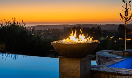 8411 Run Of The Knolls Ct, San Diego CA  92127 exterior