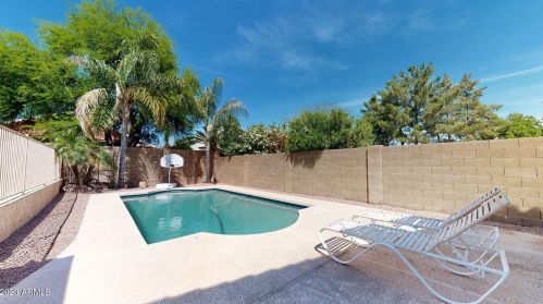 19004 25th Way, Phoenix AZ  85050-2576 exterior