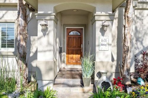 1601 Perkins Ln, Redondo Beach, CA 90278-3917