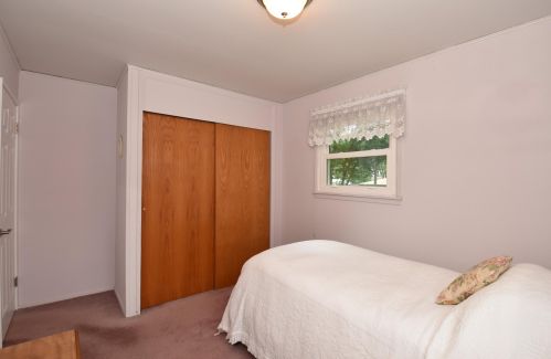 1647 Rushmore Dr, Waukesha WI  53188-2213 exterior