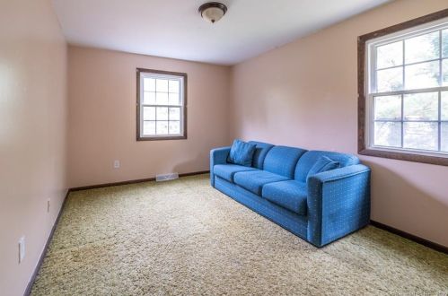 15 Independence Ln, North Haven CT  06473-1517 exterior