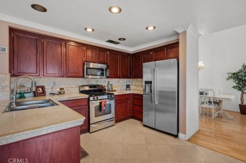 30508 Park Vista Dr, Santa Clarita CA  91384-3795 exterior