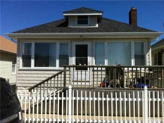32 Wyoming Ave, East Atlantic Beach NY  11561-1426 exterior