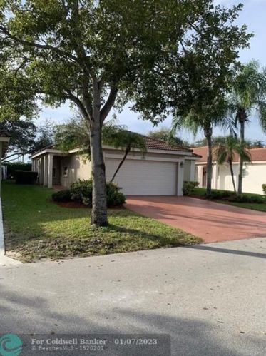 634 183rd Way, Hollywood, FL 33029-3695