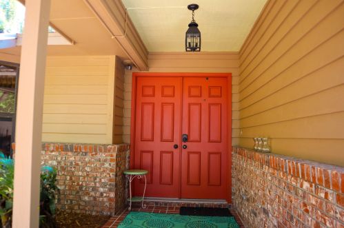 8165 25th St, Vero Beach, FL 32966-1336