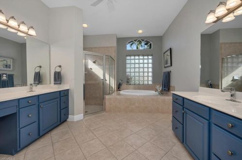 5059 Cerromar Dr, Naples FL  34112-7922 exterior