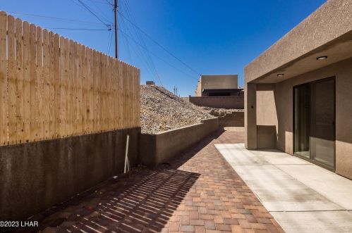 700 Empress Dr, Lake Havasu City AZ  86403-3305 exterior