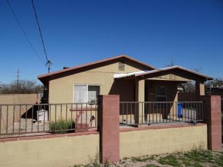 944 Ochoa Ln, Tucson, AZ 85745-3000