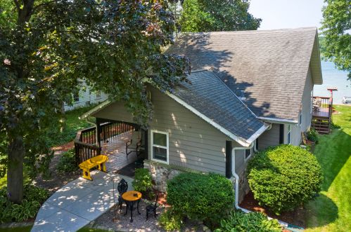 5375 Quaas Dr, West Bend WI  53095-8719 exterior