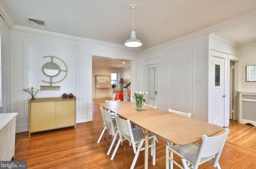 425 Gln Echo Rd, Philadelphia PA 19119-2915 exterior