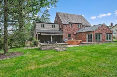 1932 Woodside Rd, Glenshaw, PA 15116-2113