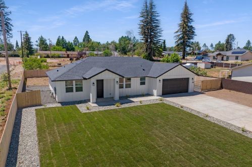 6081 Maxwood Dr, Paradise CA  95969-4348 exterior