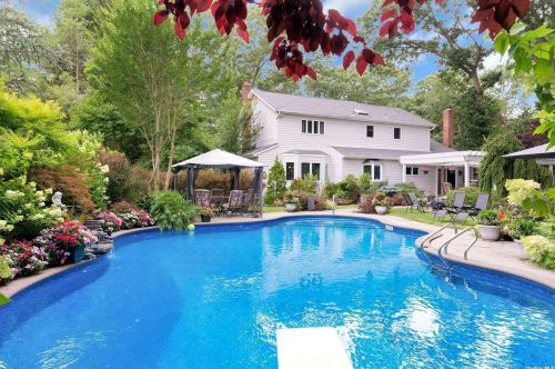 3 James Anx, Shoreham, NY 11786-1826
