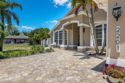 2201 47th Ter, Cape Coral, FL 33914-3005