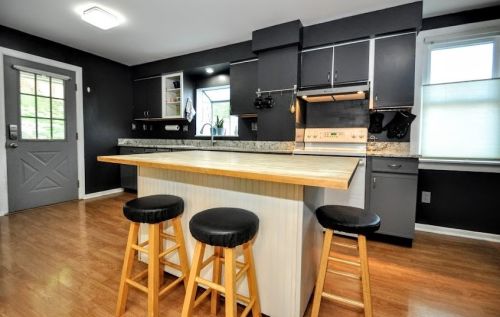 283 Patterson Ave, Bridgeville, PA 15017-1901