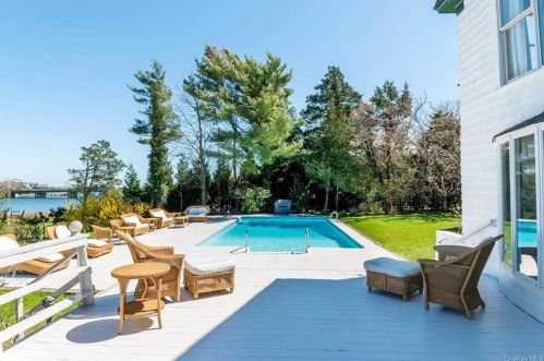 26 Griffing Ave, West Hampton Beach, NY 11978-2306