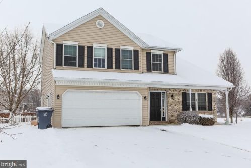 14 Colton Dr, Lees Cross Roads, PA 17257-8215