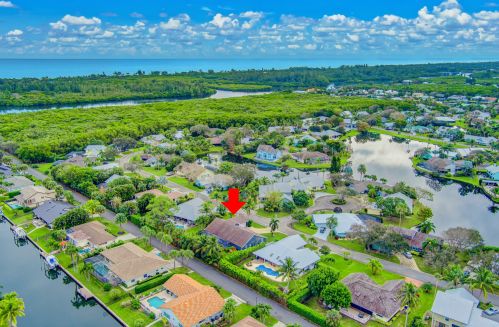 10440 Jupiter Narrows Dr, Hobe Sound FL 33455-3254 exterior