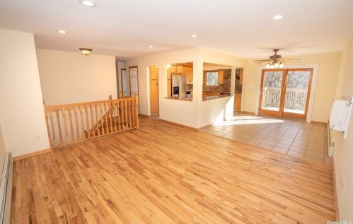 4 Fern Rd, San Remo, NY 11754-2406
