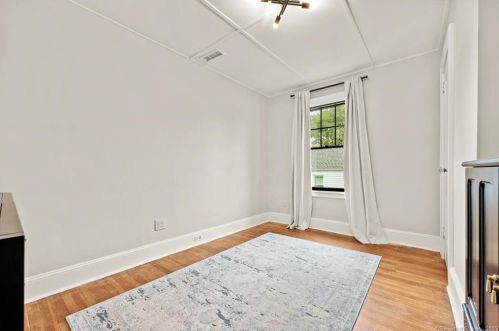 36 Ralph St, Stamford CT  06902-7833 exterior