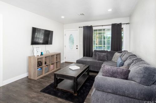 173 Grove St, Rialto CA  92376-5105 exterior