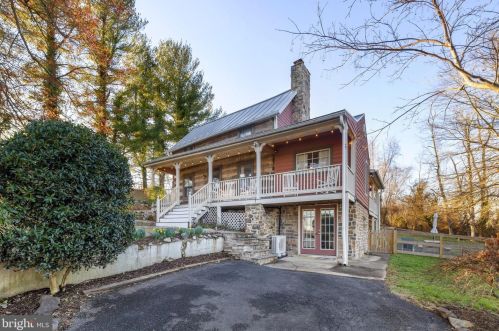 39580 Lovettsville Rd, Lovettsville VA  20180-2008 exterior