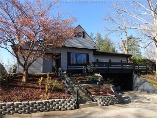 127 Kings Hwy, Huntington WV  25705-3621 exterior