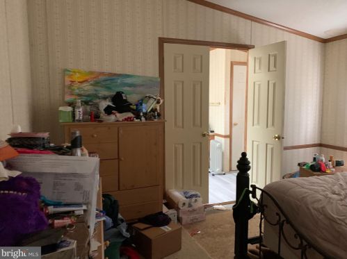 1002 Redwood Dr, Breinigsville PA  18031-1627 exterior