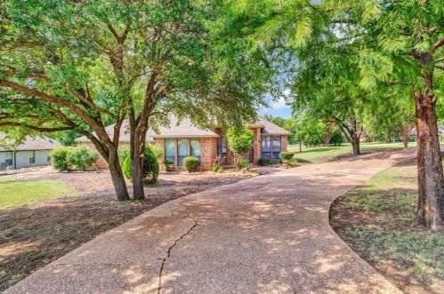 13 Los Alamitos Cir, St Paul, TX 75098-8234