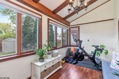 21 Roger Ave, Cranford NJ  07016-2714 exterior