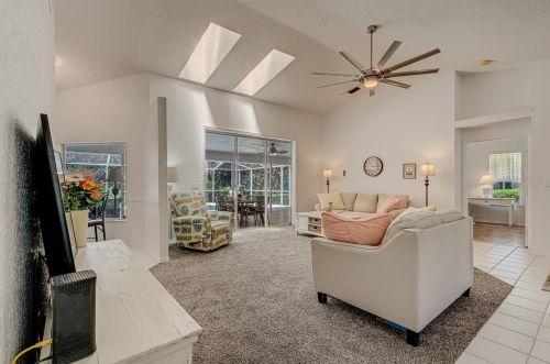 963 Ridgewood Ter, Tarpon Springs FL  34689-2622 exterior