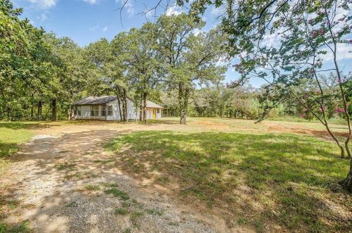 6208 Rendon New Hope Rd, Fort Worth, TX 76140-8318