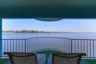 7041 Kingston Cove Ln, Panorama Village, TX