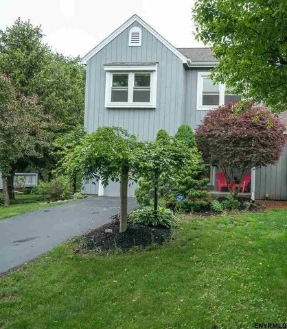 6 Greystone Dr, Reidsville, NY 12186-9771