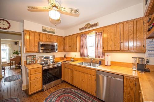 62 Chestnut Cir, Northport NY  11768-2008 exterior