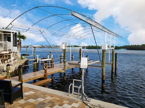 1 Nancy Ln, Fort Myers Beach, FL 33931-2943