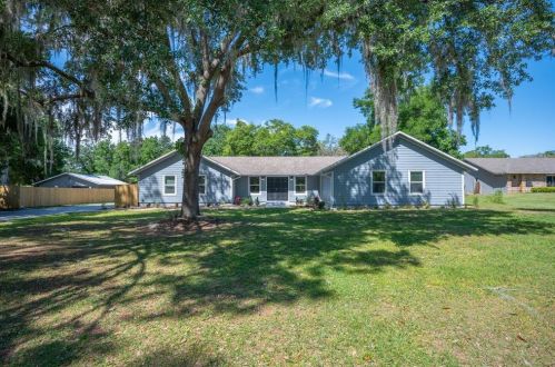 8544 Pinecone Dr, Lakeland FL  33809-1674 exterior