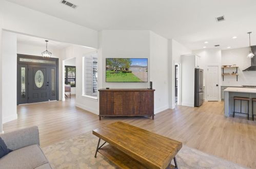 110 Fox Hollow Dr, Georgetown TX  78628-8263 exterior
