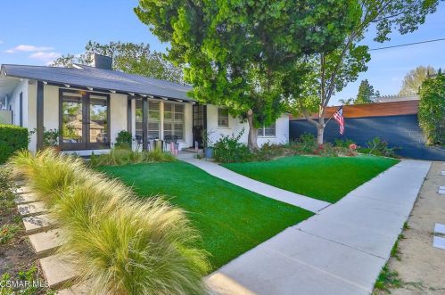 5845 Murietta Ave, Van Nuys, CA 91401-4305