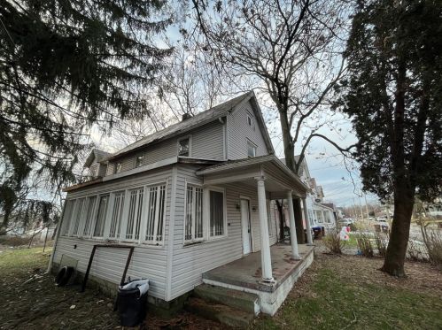 255 Elm Ave, Hermitage PA  16146-2330 exterior