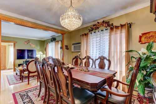 90 Mckee St, Floral Park NY  11001-1618 exterior